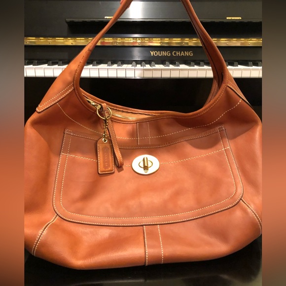 Like New Coach leather purse - Picture 2 of 12